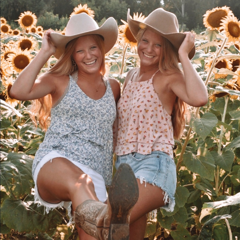 Meet your Posher, Diana